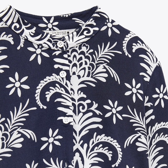 NWT. Zara Blue/White Printed Midi Dress with Belt. Size M. - Picture 6 of 10